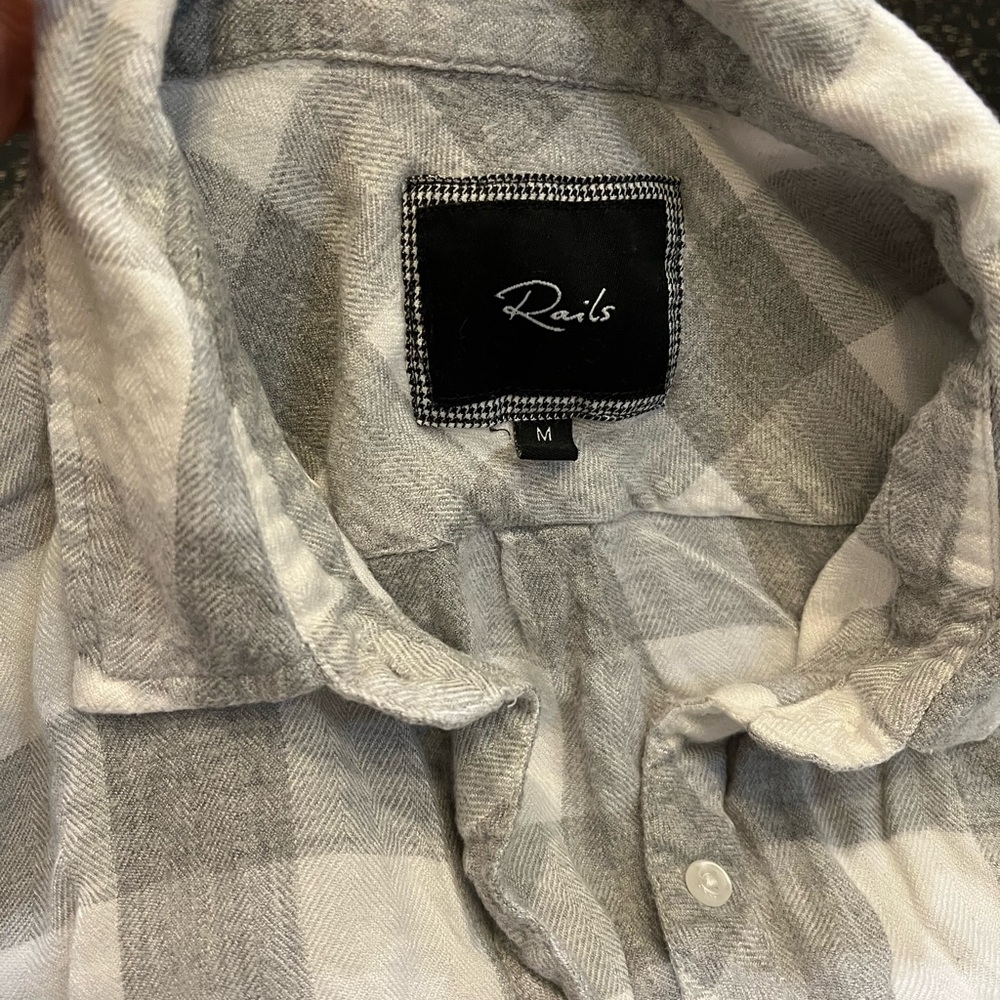 Grey & White Rails Flannel - image 3